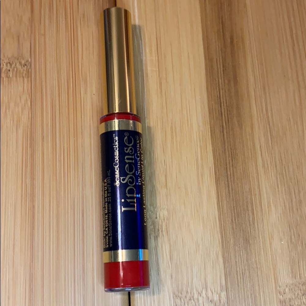 Fly girl lip sense